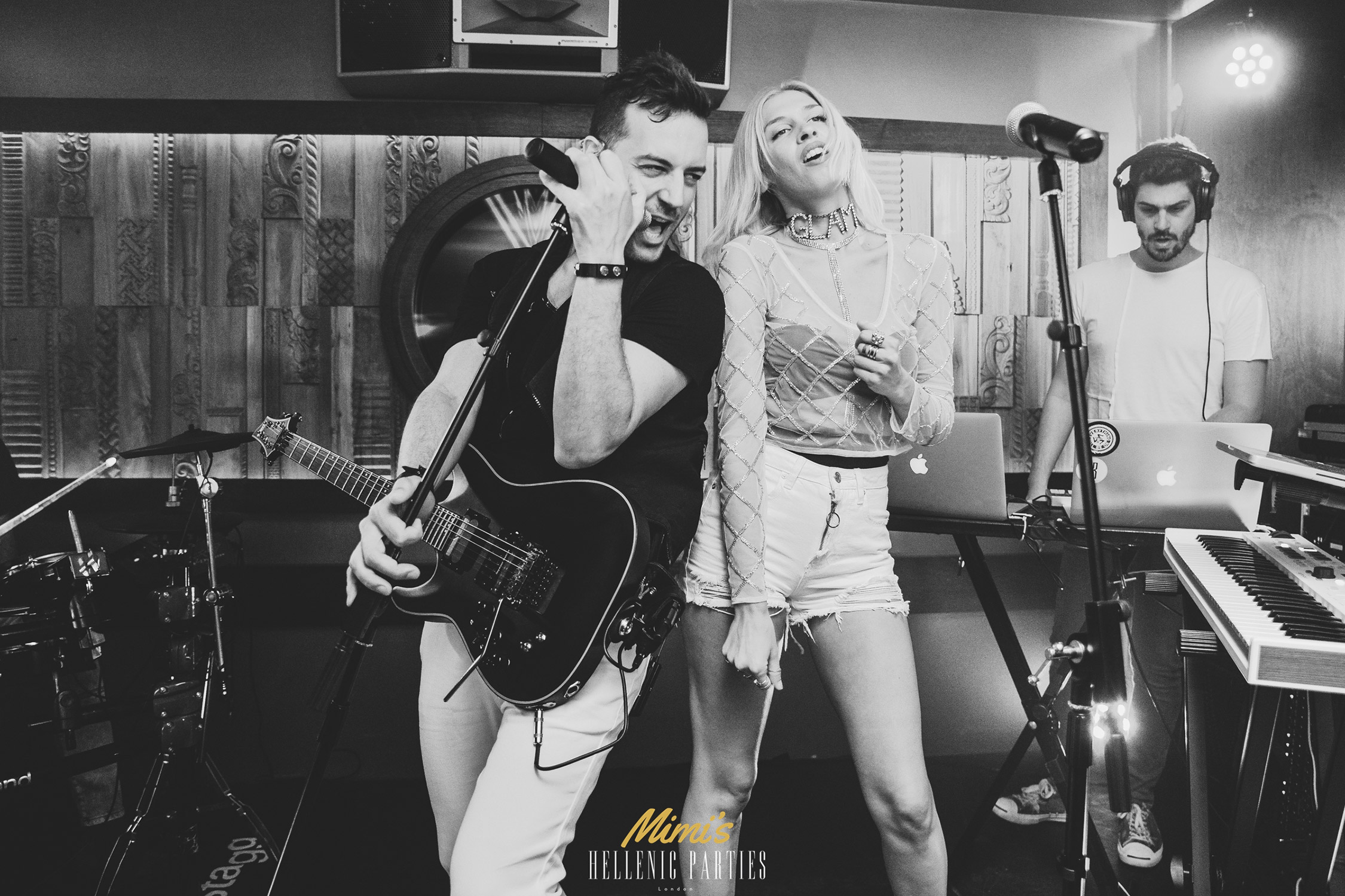 Mimi's Bar Live Performances
